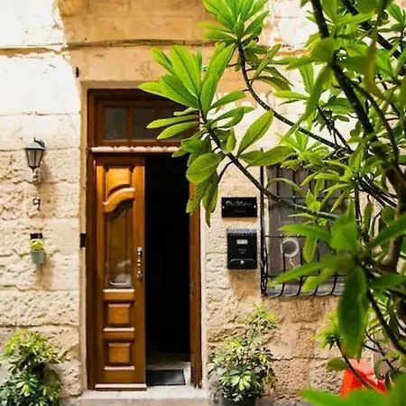 Historic Townhouse Holiday home Sliema